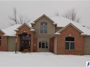 7621 Inverness Lakes Dr, Fort Wayne, IN 46804