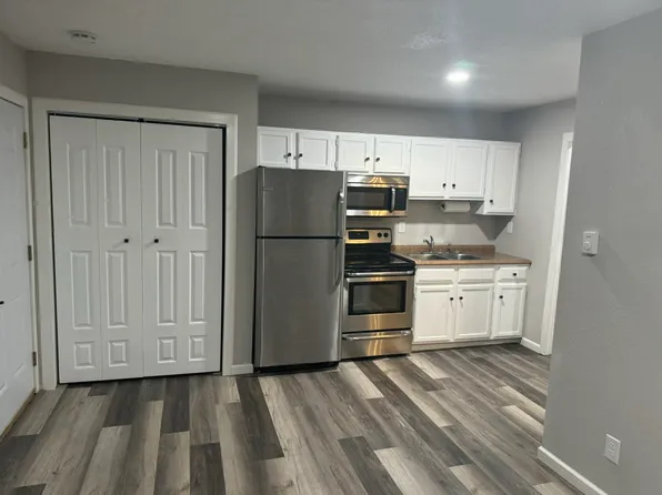 132 S Main Ave #946, Rugby, ND 58368