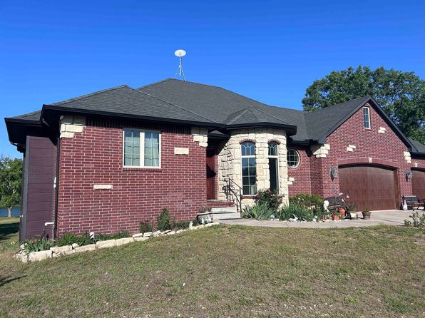 22015 W 101st St N, Mount Hope, KS 67108