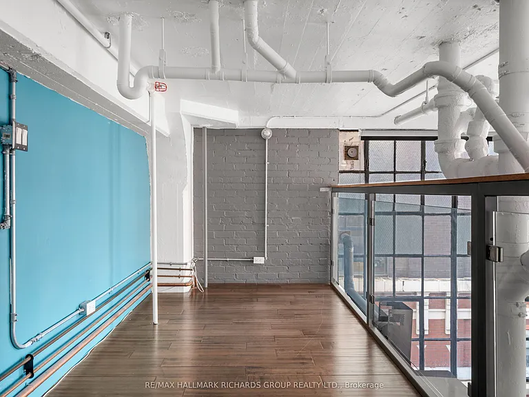 245 Carlaw Ave #202B — Photo 15