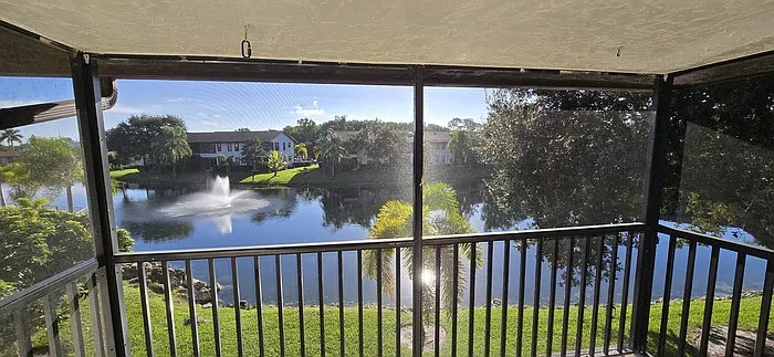 2 bed, 2.0 bath, 806 sqft, $1,500 — Photo 3