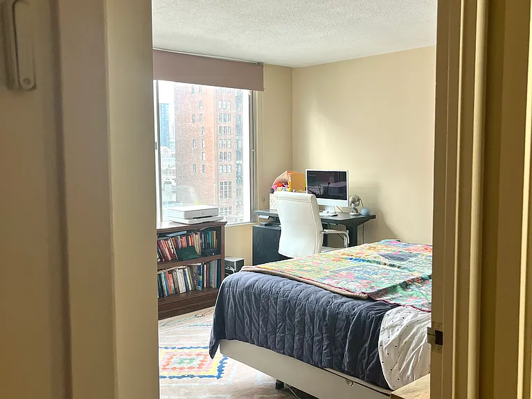 71 E Division St #1005 — Photo 39