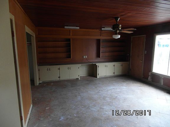 3rd image of 505 NW Dearborn Ave