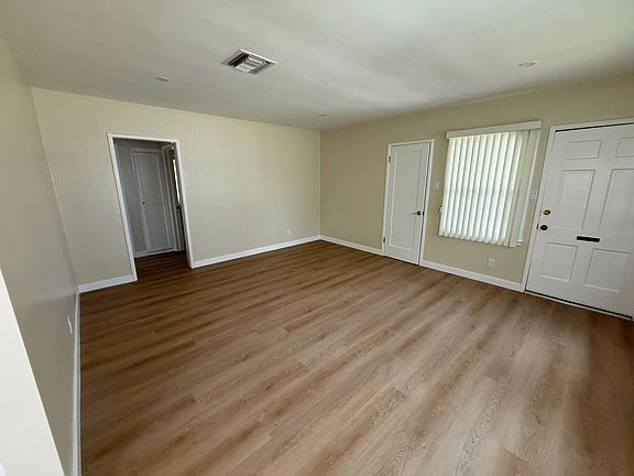 5th image of 1006-1008 W Glenoaks Blvd #1006