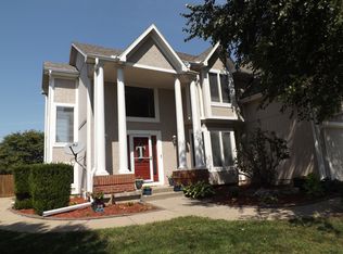 23300 Hickory Ct, Spring Hill, KS 66083