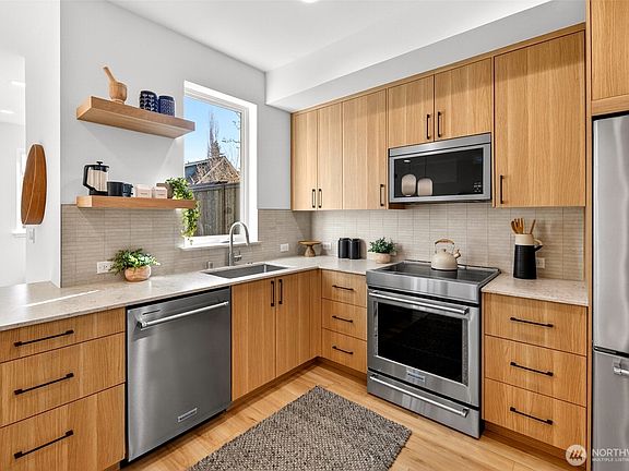 4th image of 2851 NW 70th Street #B