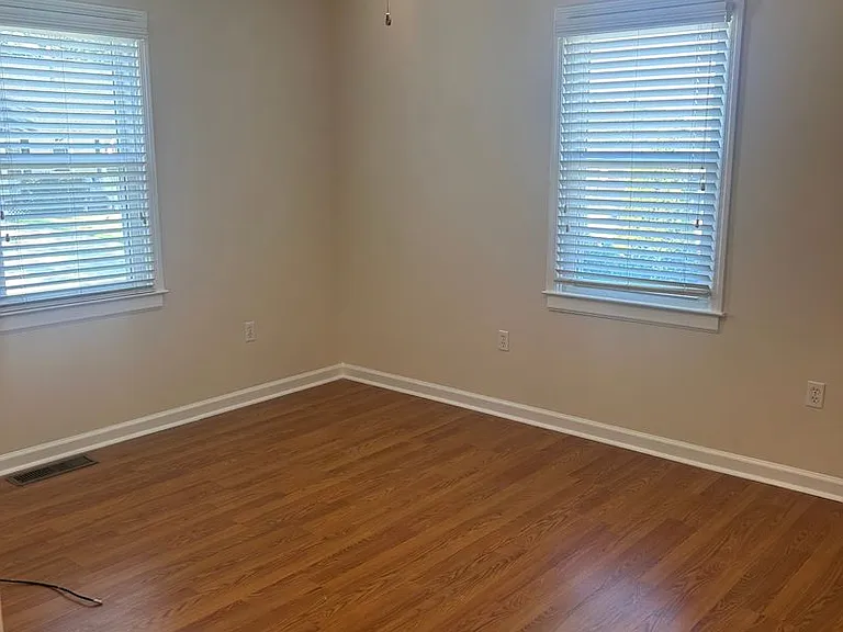 204 Richardson St — Photo 12