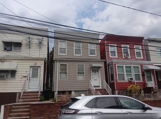 41 W 11th St, Bayonne, NJ 07002