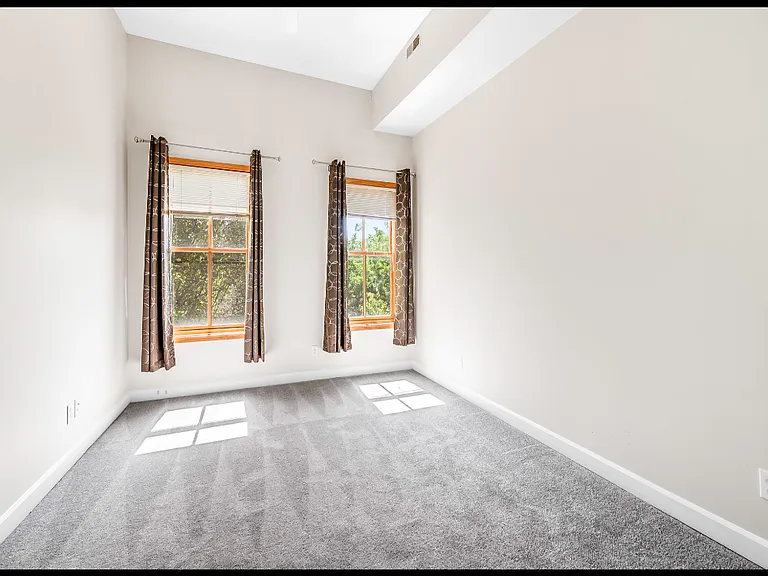 1346 Towson St — Photo 21