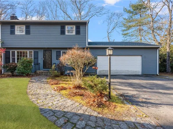 66 Beech Hill Rd, South Kingstown, RI 02879