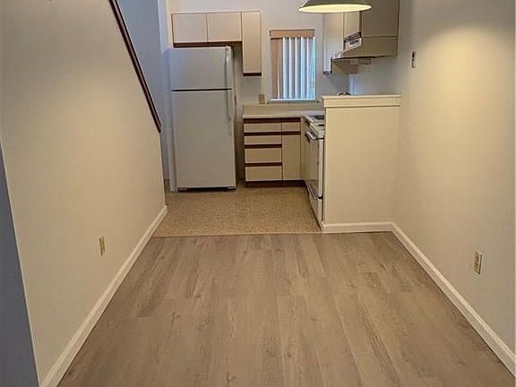 5th image of 1 W Castle Way