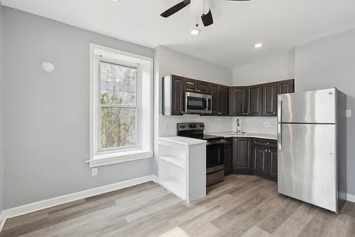 21 E Price St #2B Photo 1