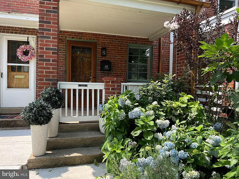 418 N Henry St — Photo 3