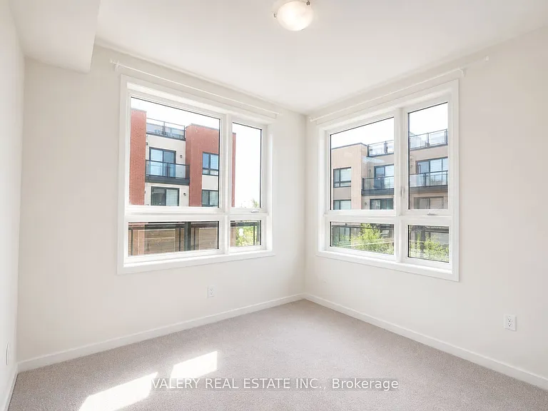 20 Woodstream Dr #15 — Photo 8