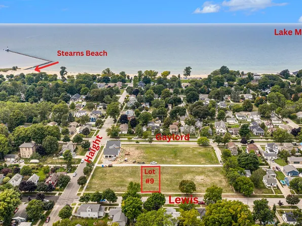 405 N Lewis St, Ludington, MI 49431
