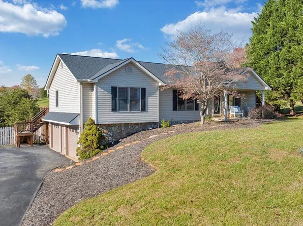 50 Shore Side Dr, Hardy, VA 24101