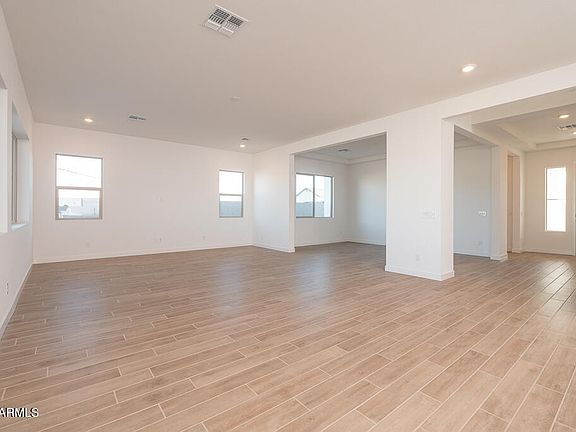 4th image of 2552 E Alfonso Drive