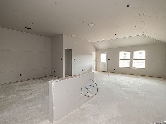 4th image of 5214 Topaz Bend