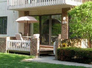 6531 Maple Lakes Ct #1, West Bloomfield, MI 48322