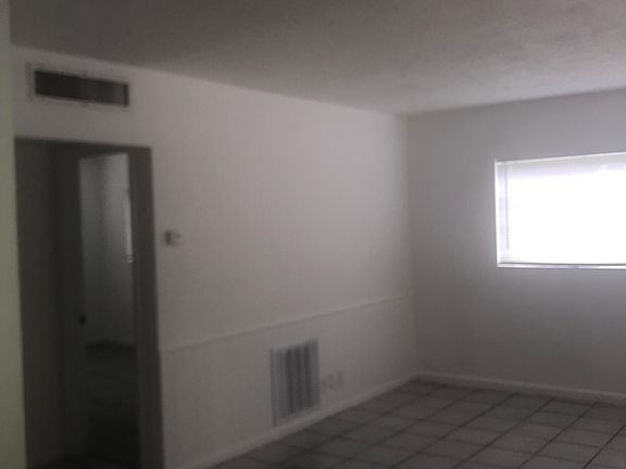 4th image of 190 SE 12th Ave APT 1A