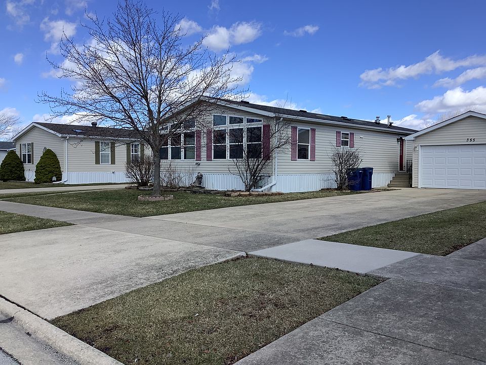 2nd image of 355 Daffodil Ln #355