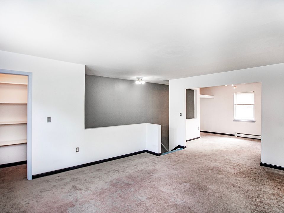1st image of 1130 Valley Rd APT 2B