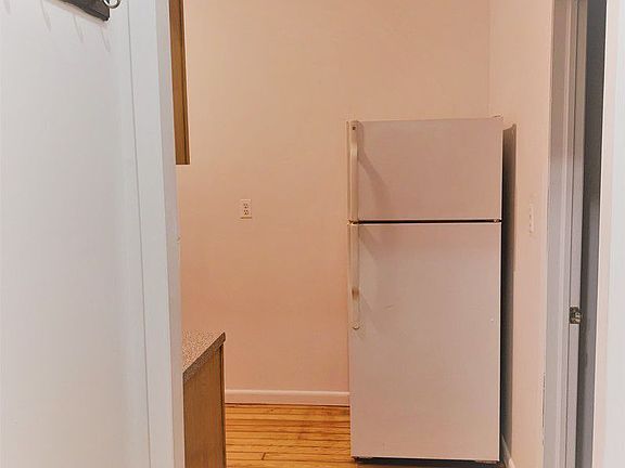 3rd image of 3080 45th St APT 2