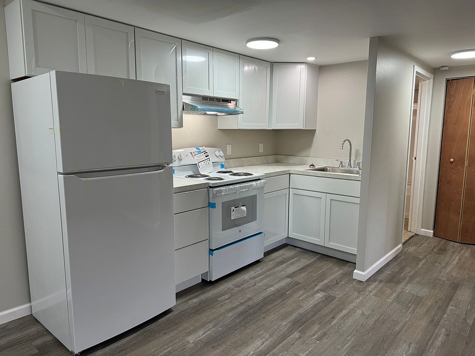 Brand new kitchen appliances.