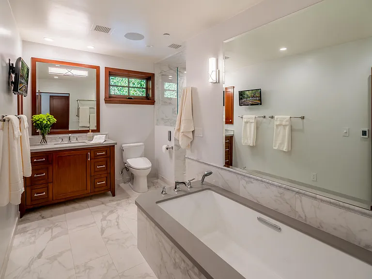 2162 E Valley Rd — Photo 11
