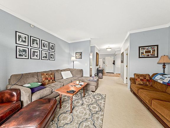 4th image of 13060 W Bluemound ROAD #201