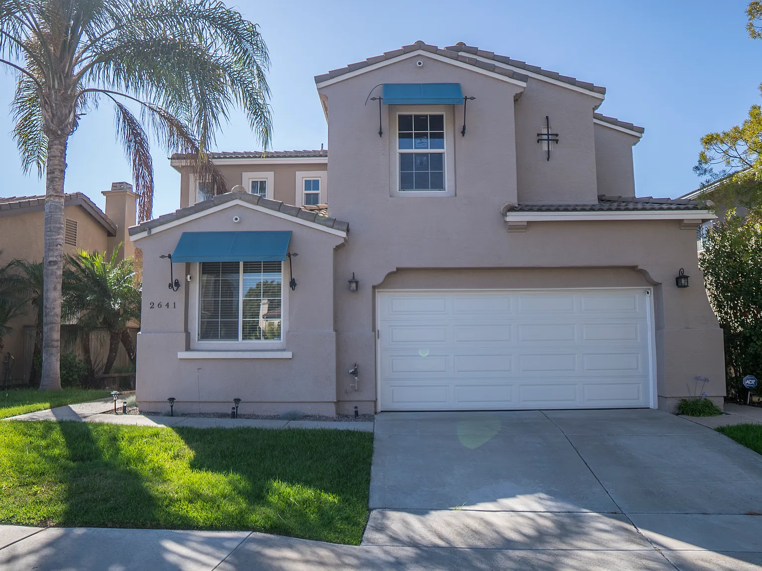 4 bed, 1856 sqft, $4,850 — Photo 2