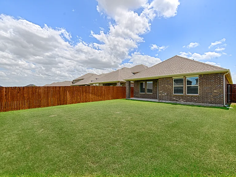 598 Minnie Ln — Photo 16