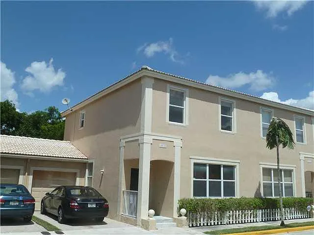 10525 NW 57th Ct #10525 — Photo 1