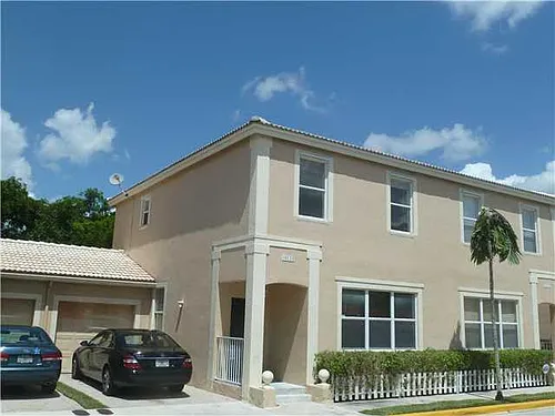 10525 NW 57th Ct Photo 1