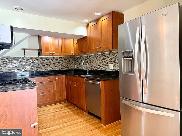 3001 S Grant St — Photo 8