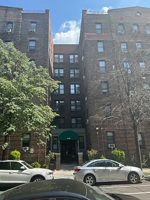 Rented by CENTURY 21 Sunny Gardens Realty, Inc. | media 9