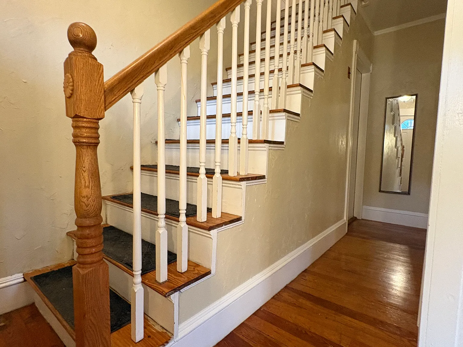 3 bed, 1300 sqft, $2,950 — Photo 2