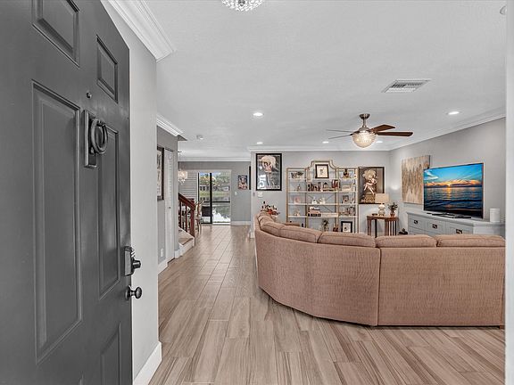 4th image of 9122 Vineyard Lake Drive #9122
