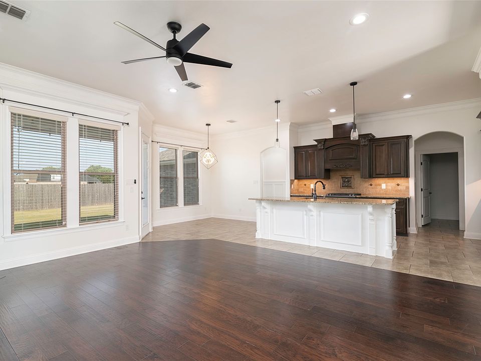 1st image of 309 Newport Ln