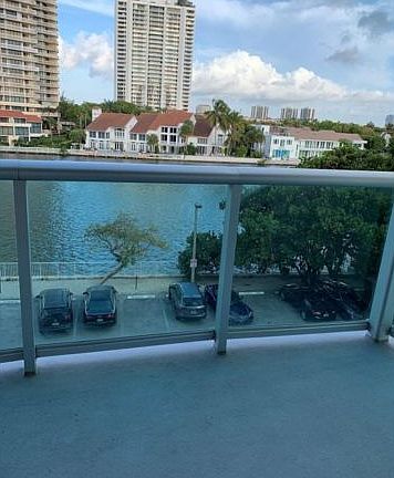 3rd image of 19390 Collins Ave APT 427
