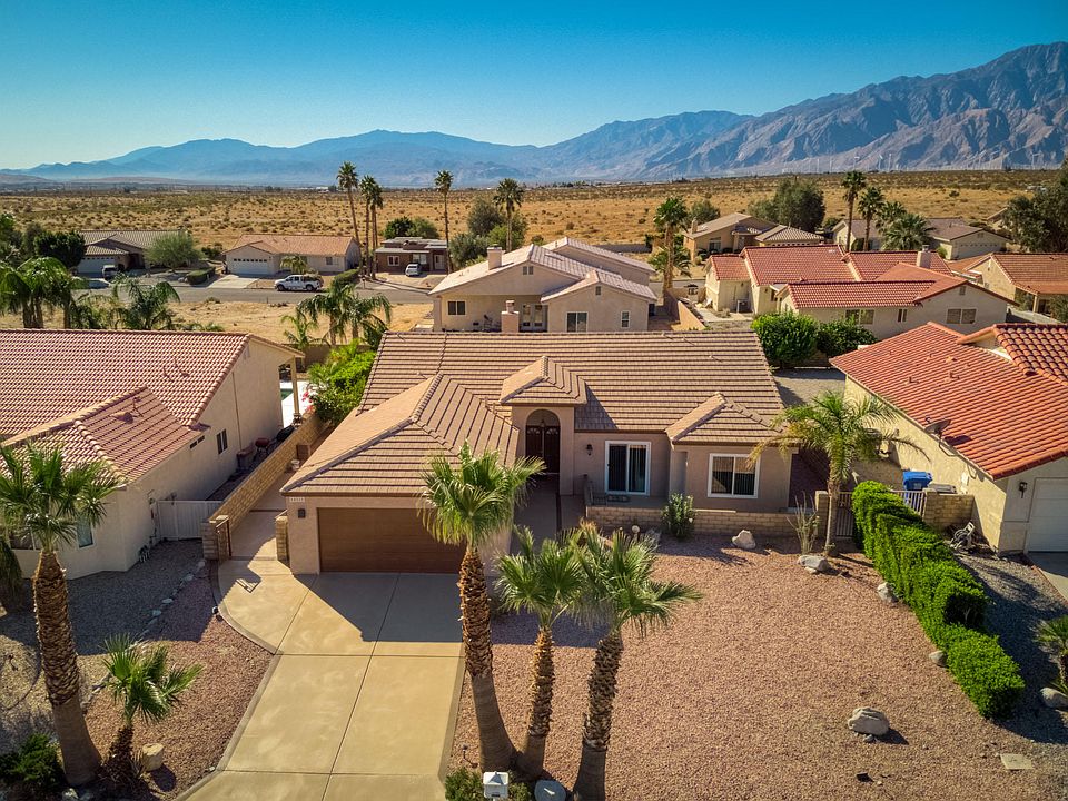1st image of 64585 Spyglass Ave