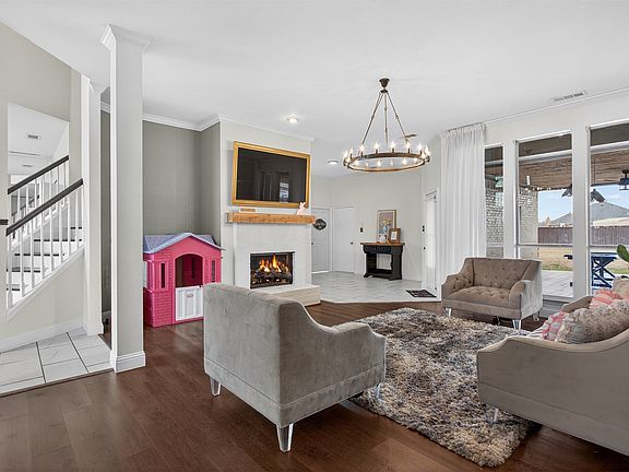 3rd image of 513 Timberside Dr