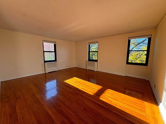 2nd image of 3103 Fairfield Ave APT 2A