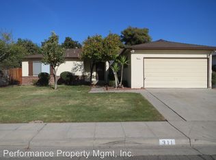 311 W Swift Ave, Clovis, CA 93612