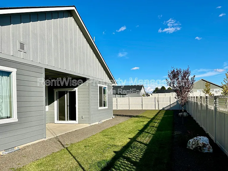 1309 S Jupiter Ave — Photo 17
