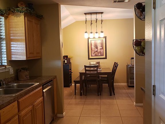 4th image of 309 E Pecan Ave