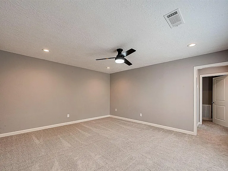 1623 Cherry Ridge Dr — Photo 35