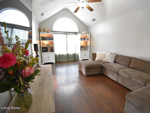 4th image of 117 Azalea Ave