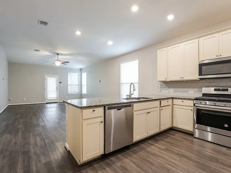 13338 Badlands Bnd — Photo 6