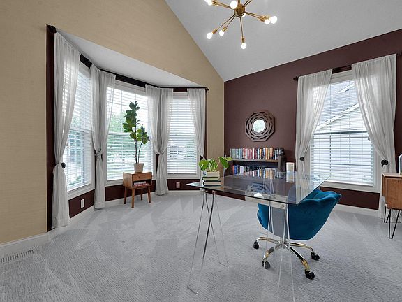 5th image of 606 Matthews Brook Ln